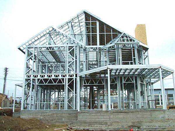 通辽钢结构建筑的腐蚀问题应该如何预防